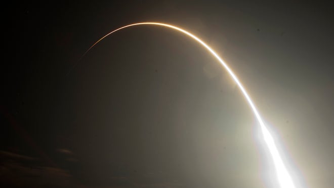 SpaceX historic launch 2.jpg